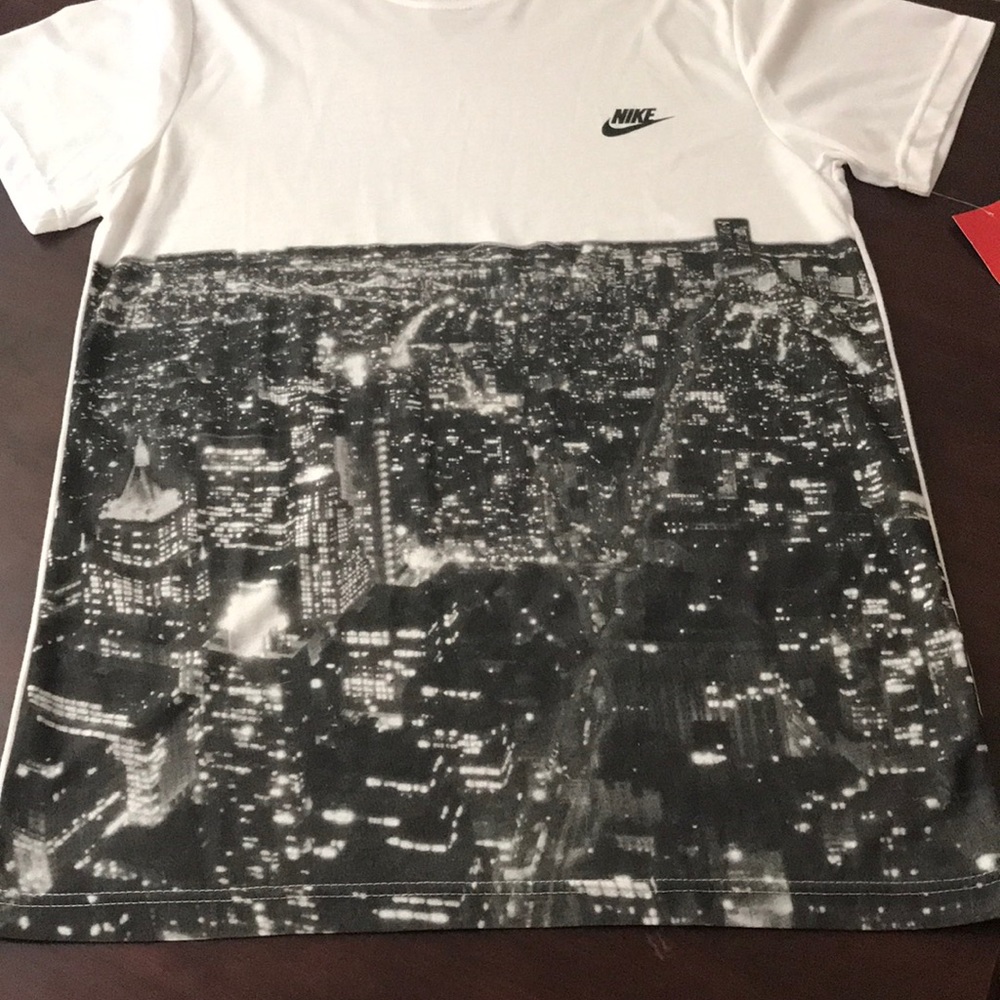 Nike Slim Fit shirt NWT